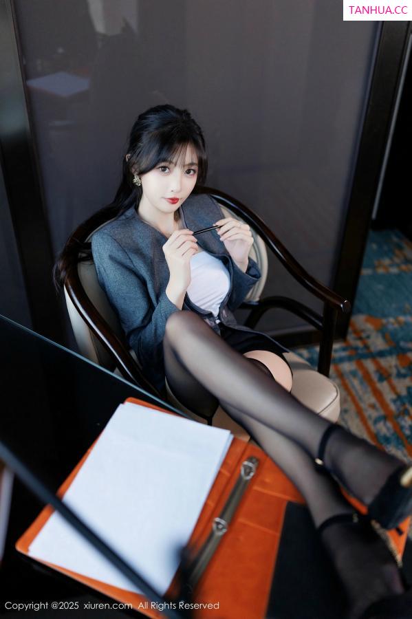   [XiuRen]高清写真图 2025.03.03 No.9957 樱桃小阑子 黑丝美腿第19张图片